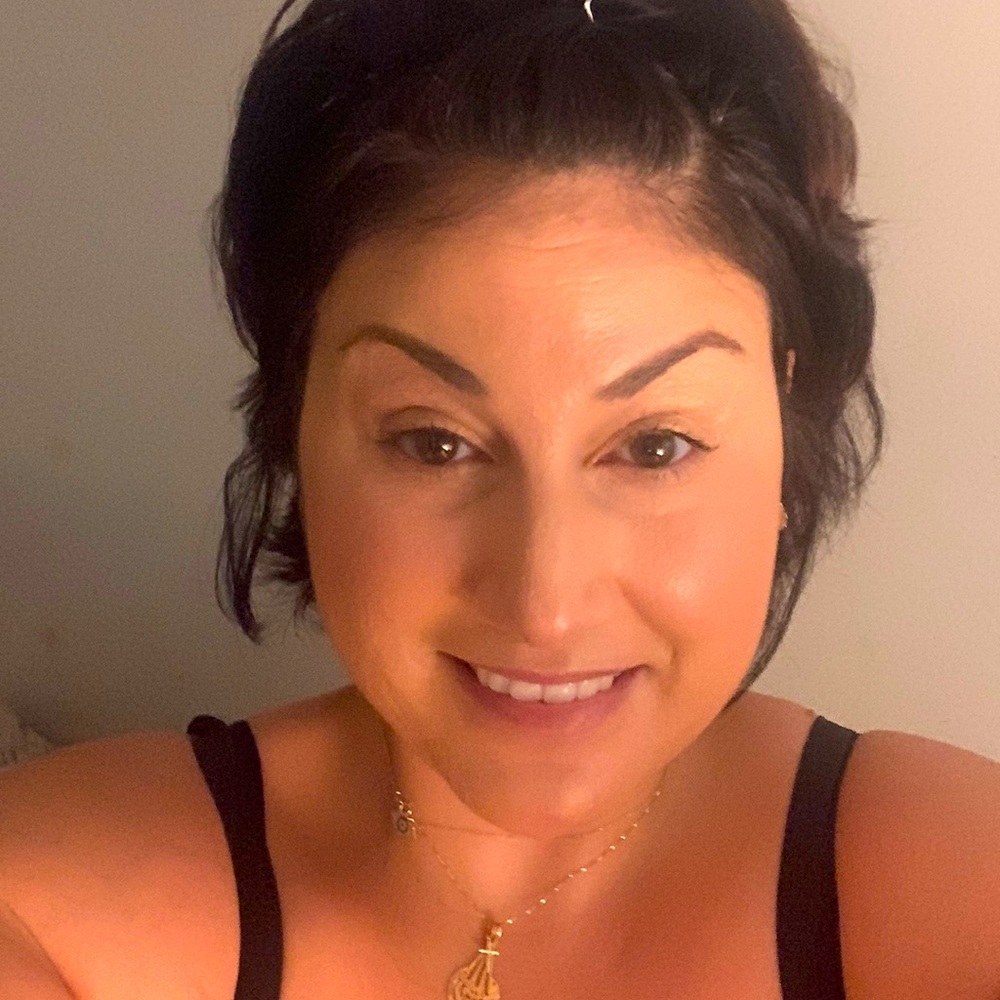 Meet your Posher, Deena